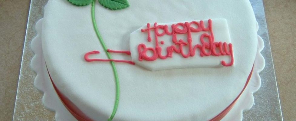 rose-birthday-cake-1326536.jpg